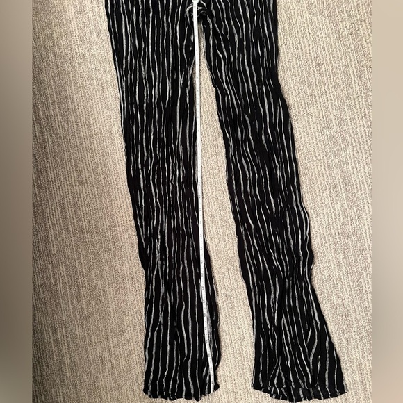 Fashion nova jumpsuit (S) - Picture 12 of 13